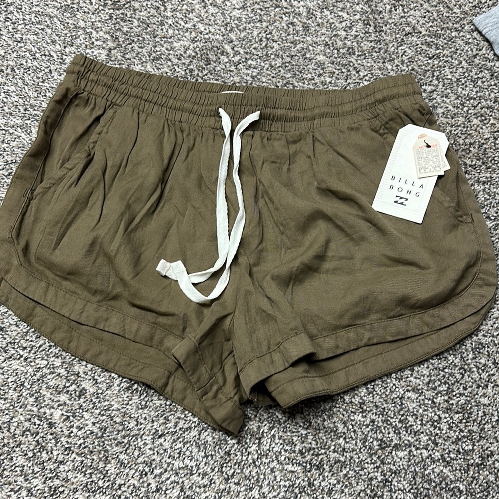 brand new BillaBong shorts